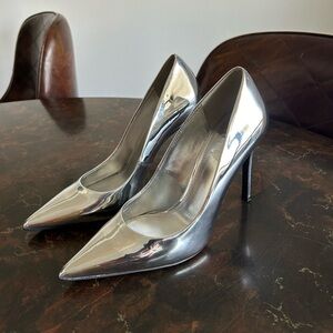 Silver pumps